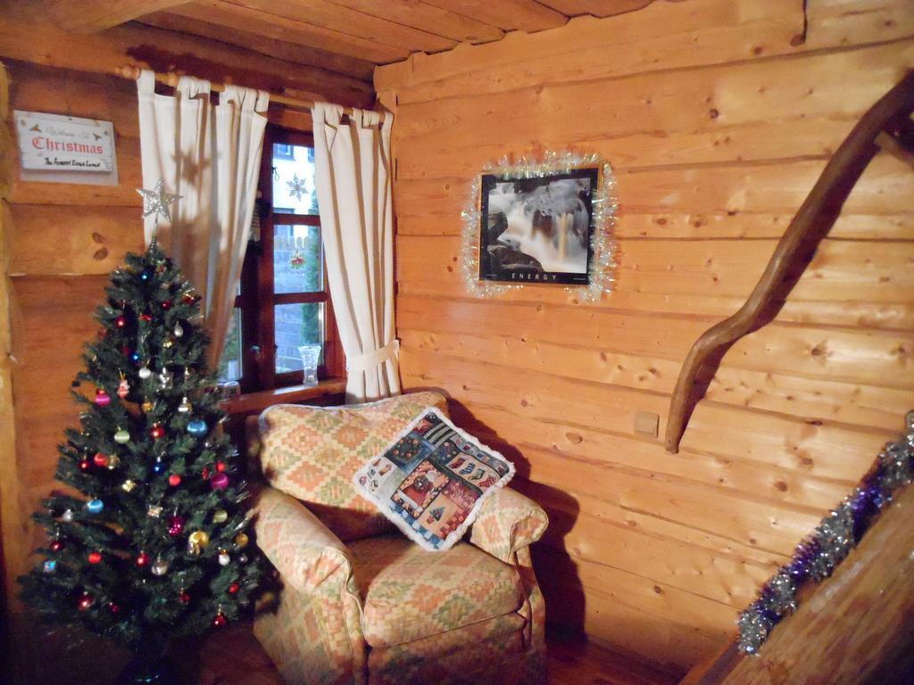 Forest Edge Lodge Рига Стая снимка